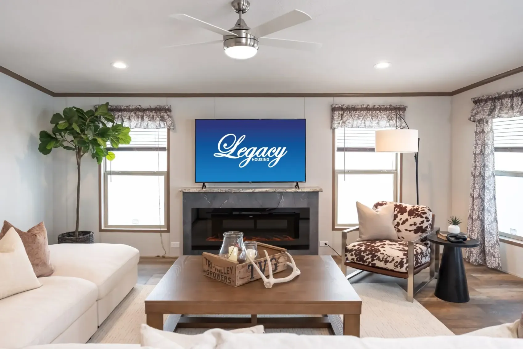 3264-32AP-17 Front living room of Legacy Heritage Doublewide 3264-32AP in Las Cruces